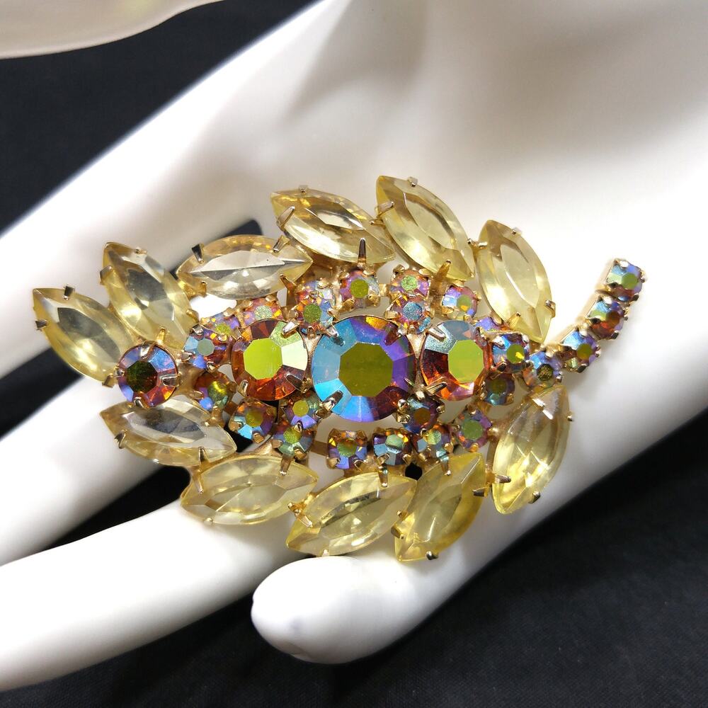Yellow & Topaz Aurora Borealis Rhinestone Leaf Brooch, Gold Plated 1960s Vintage